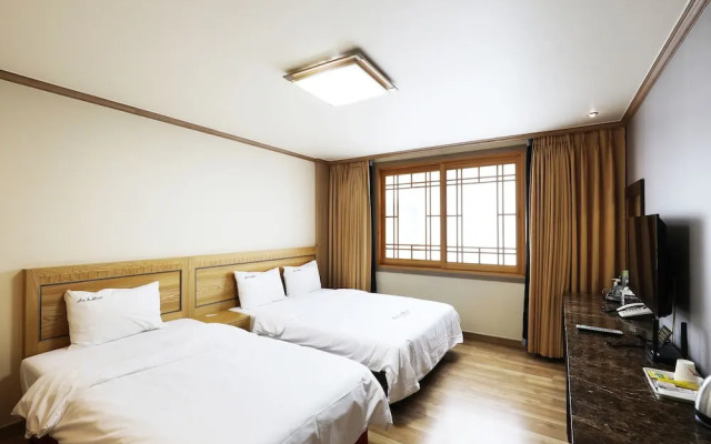 Ace Family Hotel
