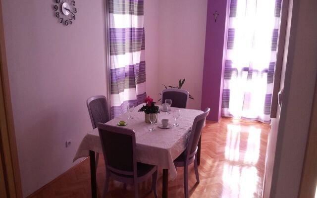 Feel Center Apartments.