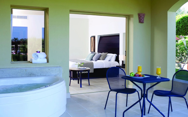 Coral sea Holiday Resort & Aqua park