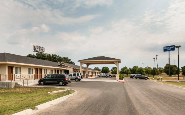 Motel 6 Junction, Texas - Llano River