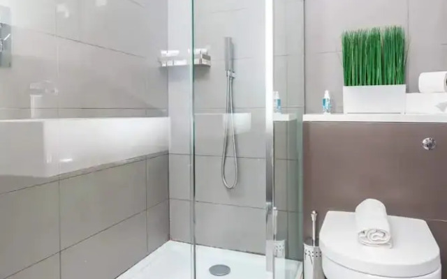 Modern and Stylish 2 Bedroom House in Brighton