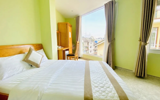Trung Nhan Hotel