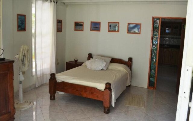 Islander House On Rocky Cay Beach