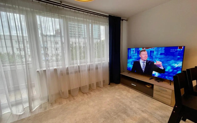 NEON 2 - fast WiFi 70’TV Netflix HBO Max AppleTV+