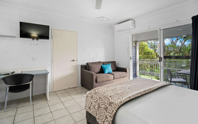 Colonial Palms Motor Inn