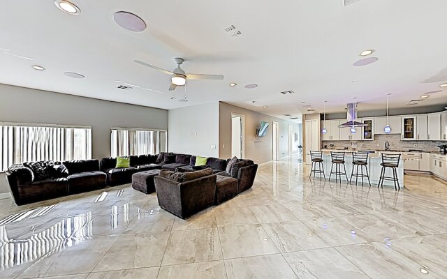 New Listing! Sumptuous Near Beach W/ Pool 3 Bedroom Home