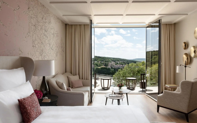 Royal Champagne Hotel & Spa