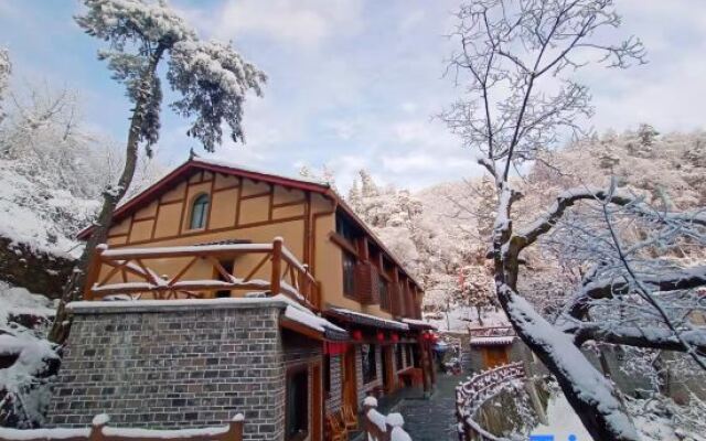 Wudang Mountain Funing residents stay