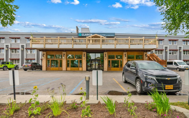Clarion Hotel & Suites Fairbanks near Ft. Wainwright