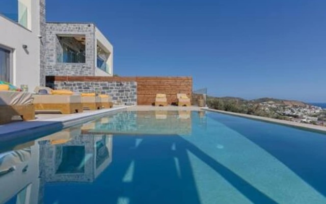 Sunny Drops Villa White by Estia