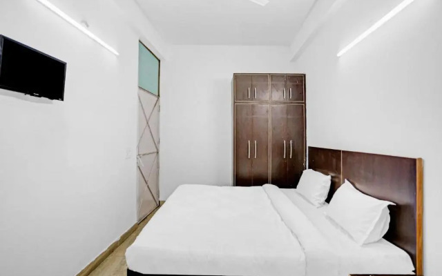 Flagship 84856 Hotel Krishna Stays