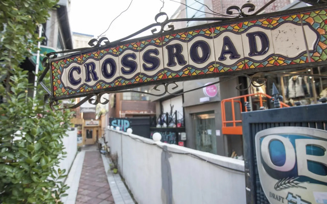 Crossroad Backpackers