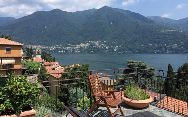 Lovely Apartment Overlooking Lake Como