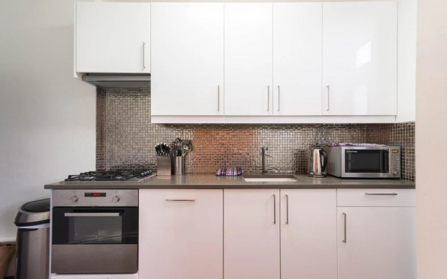 Fantastic 3BD Flat Bethnal Green London Zone 2!