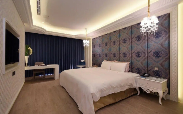 Uher Luxury Resort & Hotel