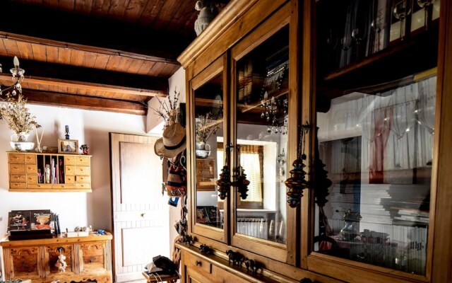 Casale Nasca In Pietra Immerso Nel Verde