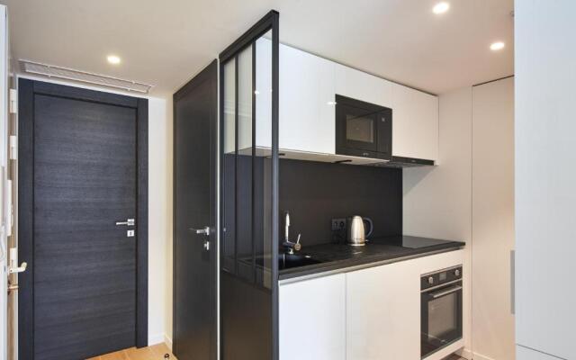 3P Between Croisette Beaches And Antibes Street