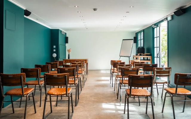 Kube Hotel Paris