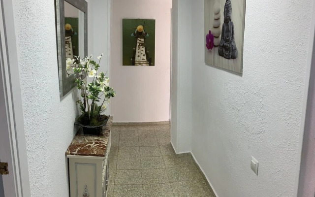 Delightful 3 Bedroom Apartment With Terrace Esp1ev