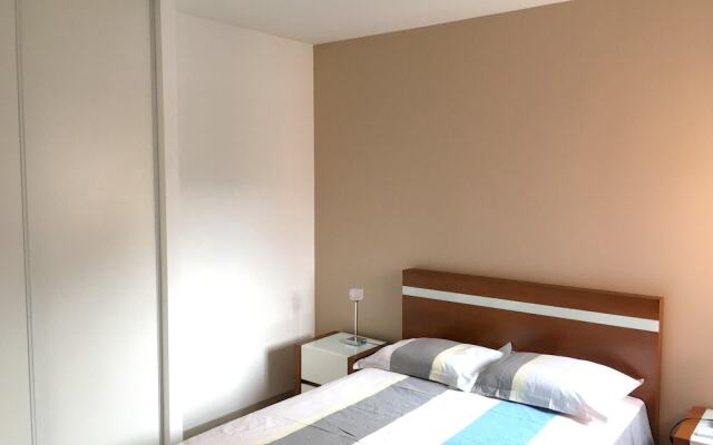 Apartment With 2 Bedrooms in Bagnolet, With Terrace and Wifi