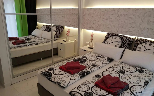 Laura Aristotelous Square Apartment