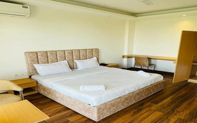 Fabhotel The Prime Land