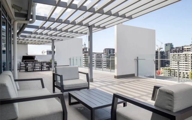 New 1 Bedroom Apartment In West End