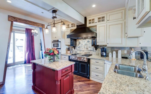 Bear Trail Luxury 5 Bedroom Townhouse