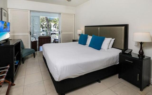 Beach Club Palm Cove 2 Bedroom Luxury Penthouse
