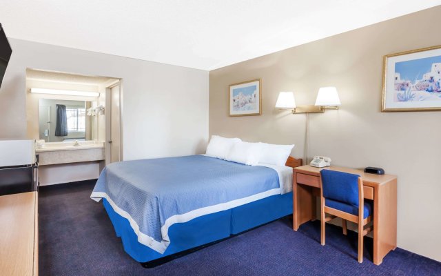 Days Inn by Wyndham Barstow