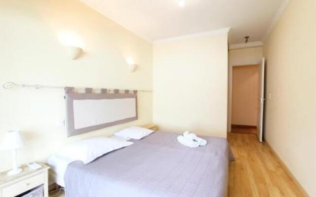 Viva Riviera Rue Victor Cousin