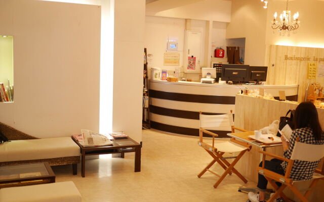 Hiroshima Peace Hotel - Hostel