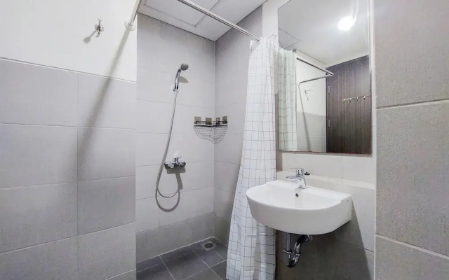 Best Homey And Nice Studio At Bintaro Icon Apartment