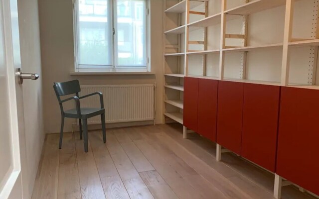 Bright Waterview Apartment