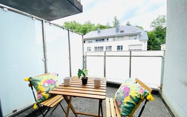 Large 3bedrooms with Terrace and Parking