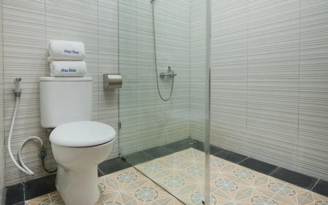 OYO 1819 Aries Hotel