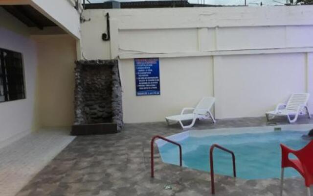 Salamandra's Suites & Hotel