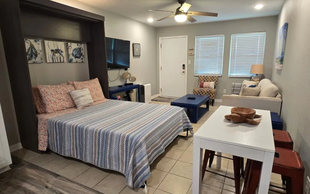 Cristy's Crab Shack @ Sunrise Villas