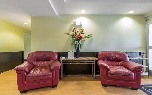 MainStay Suites Jacksonville near Camp Lejeune