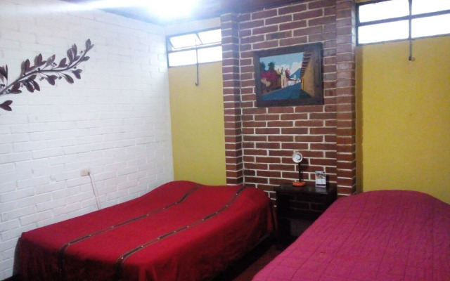 Hostel y Restaurante Casa Jacaranda