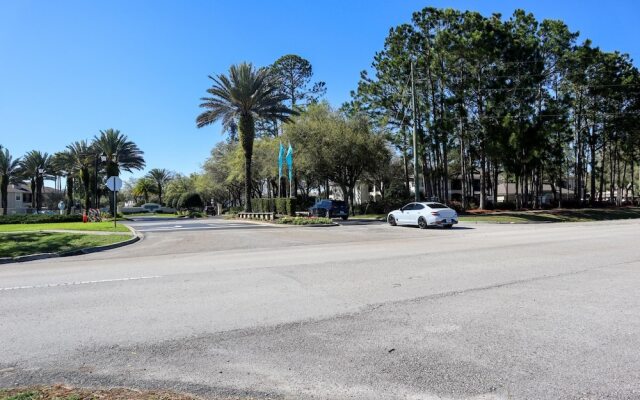Great location and upgraded apartment!