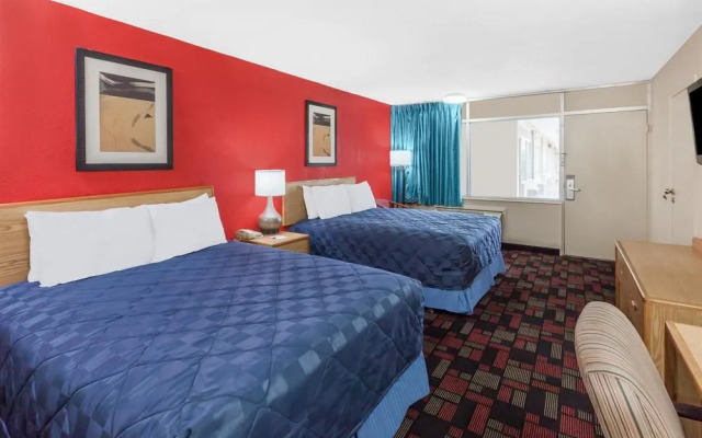 Ramada by Wyndham Clinton