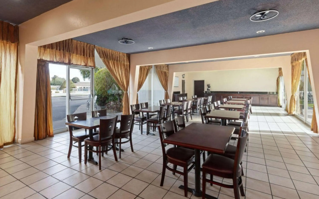 Travelodge by Wyndham Monterey Bay