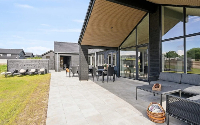 Spacious Retreat Near Beach - By Traum Ferienwohnungen