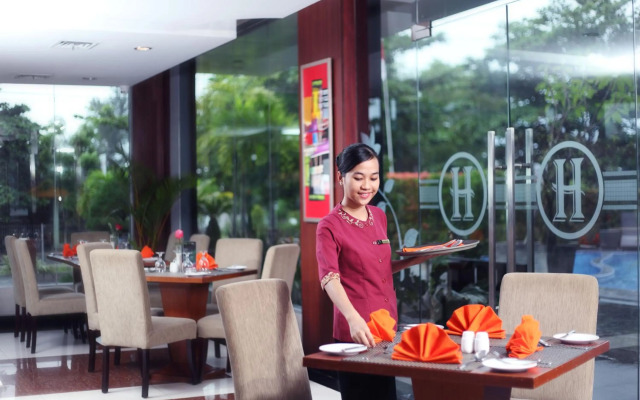 Grand Hatika Hotel