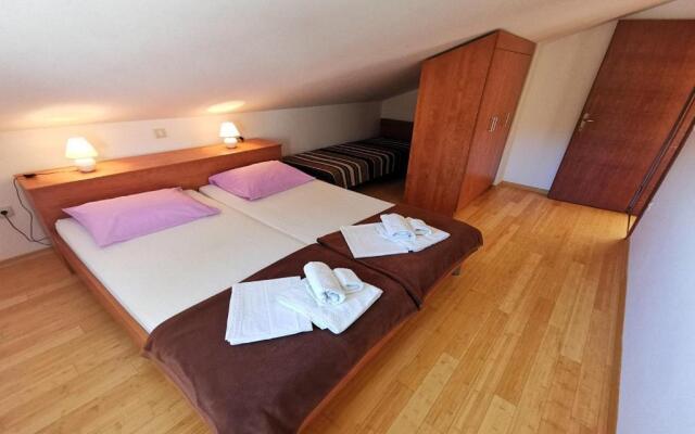 Apartment 3 Biba 51 pax