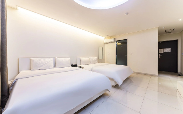 Ruby Tourist Hotel Wolmido