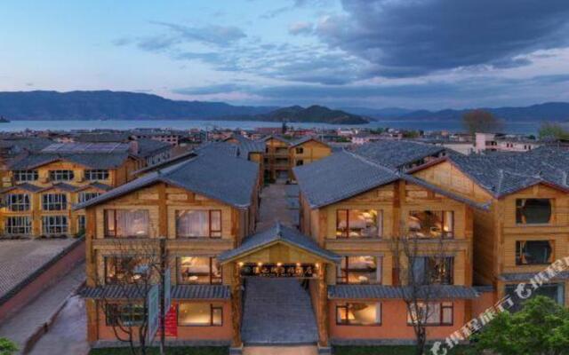 Vienna 3 Best Hotel (Yunnan Lugu Lake Passenger Station Daluoshui Wharf)