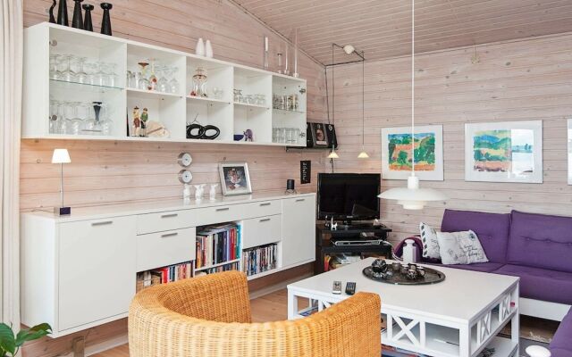 Stunning Lakeside Holiday Home in Skanderborg