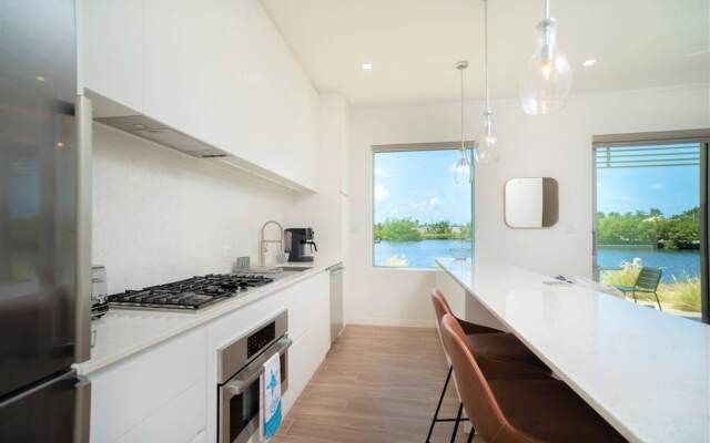 Cayman Luxury Rentals at One Canal Point